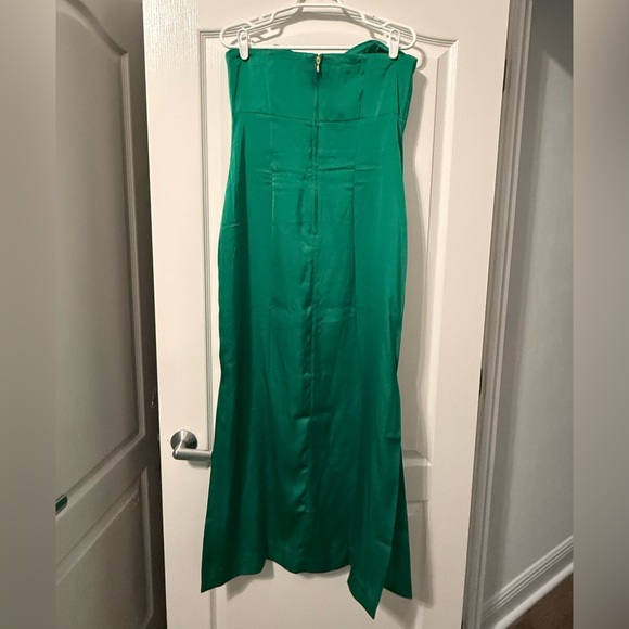 Lilly Pulitzer Carlynn Satin Maxi Bow in Fiddle Leaf Green - Picture 2 of 3